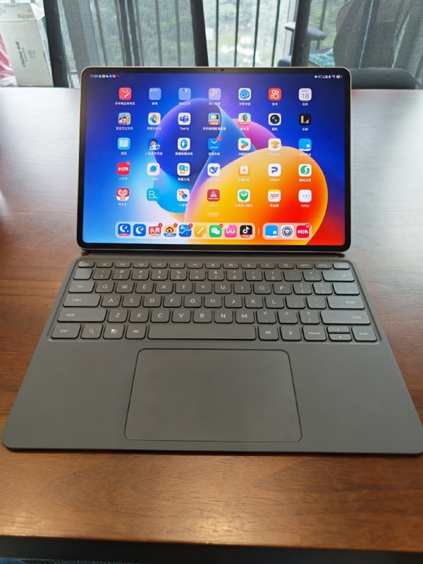 榮耀MagicPad 3搭載行業(yè)最強(qiáng)護(hù)眼屏 這兩大技術(shù)業(yè)內(nèi)首發(fā)