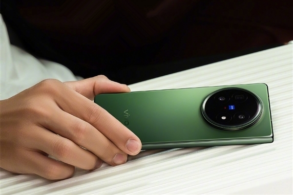 史上最輕大折疊！vivo X Fold5今晚發(fā)布：配置匯總來了