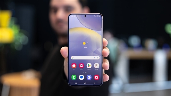 三星蘋(píng)果全面同步！Galaxy S26+被砍：超薄Edge取而代之