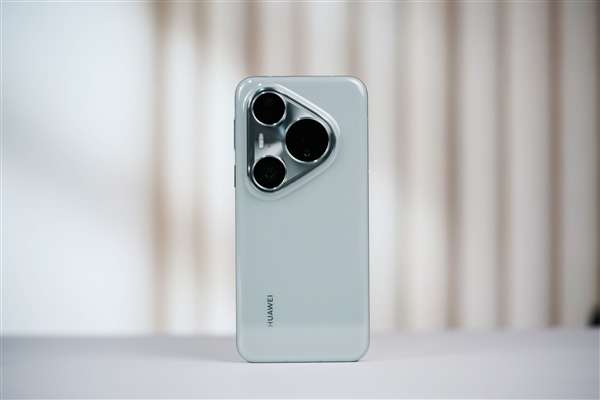 上市不到1月 突降800元！華為對Pura 80系列降價背后：標準版價格或是王炸