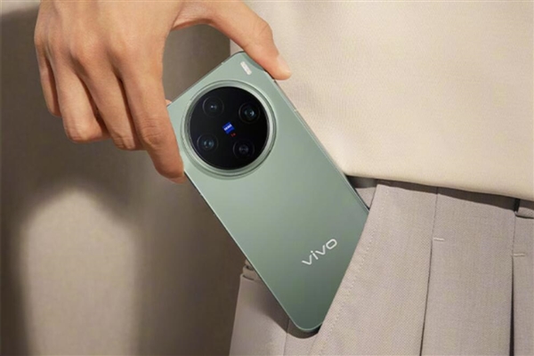 全球首款天璣9500小屏旗艦！vivo X300曝光