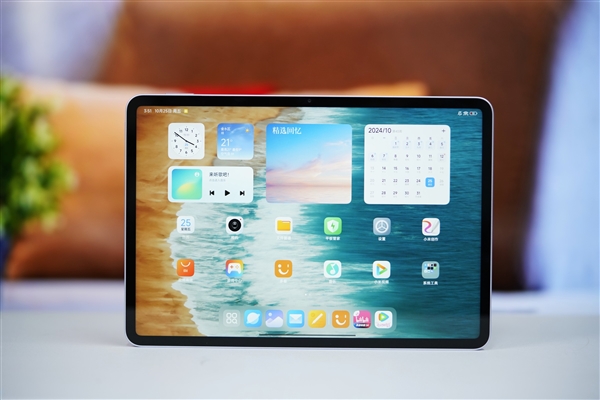 OLED平板熱賣(mài) 銷(xiāo)量暴漲近90% 華為獨(dú)占42%份額